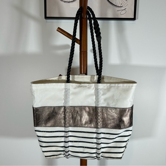 Sea Bags Maine Striped Bag with Matching Pouch - Picture 1 of 9